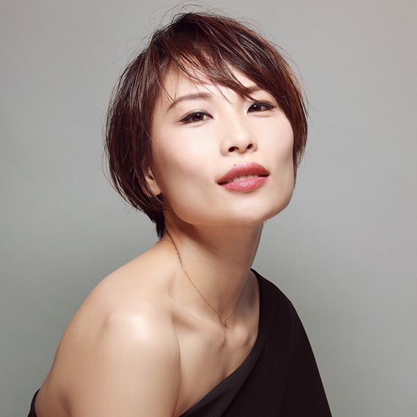 書家アーティスト / 一般社団法人心書協会 代表理事  岸本亜泉　様